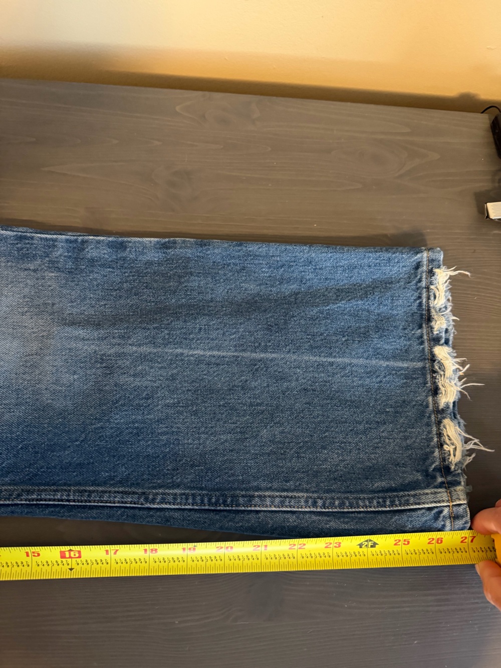 Frame Denim High-Rise Wide-Leg Jeans in Medium Blue - Picture 9 of 9